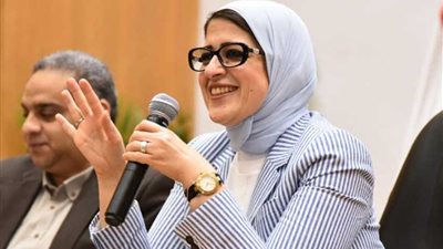 وزيرة الصحة للعاملين: أصبحتم مصدر ثقة بعد إنجاز 