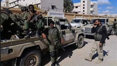 بالصور..الجيش الليبى فى معسكر المدفعية بعد تحريره من الميليشات