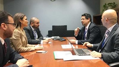 وزيرة الاستثمار تتفق مع 