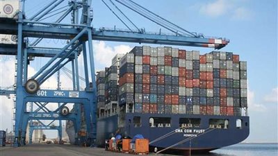 ميناء دمياط يستقبل 7 سفن حاويات وبضائع عامة خلال 24 ساعة