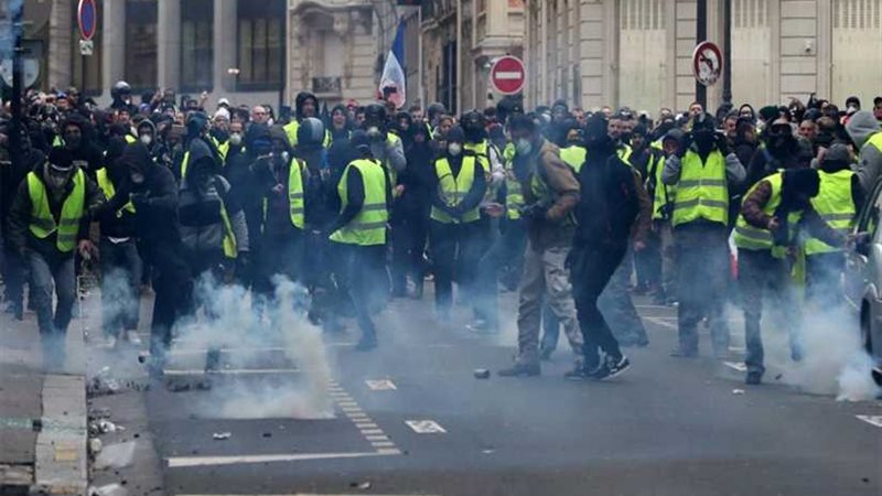 اشتباكات باحتجاجات