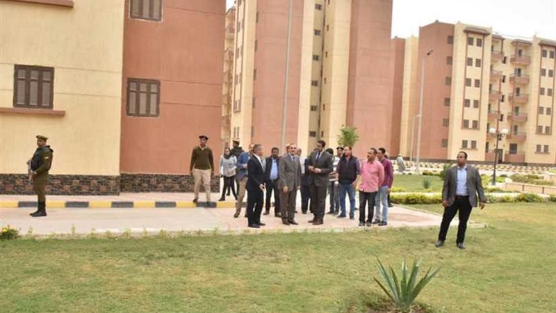 نورالدين يتفقد الإسكان