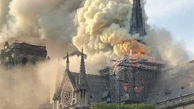 رجال الإطفاء الفرنسيين: إخماد حريق كاتدرائية نوتردام نهائيا