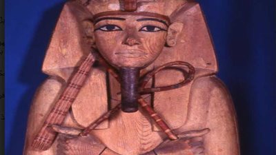 عرض تابوت رمسيس الثاني بالمتحف المصري بالتحرير قبل نقله لمتحف الحضارة