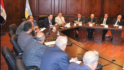 قنصوة يلتقي أعضاء مجالس النقابات المهنية بالإسكندرية