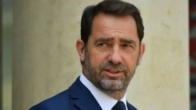 وزير داخلية فرنسا: سنعيد بناء كاتدرائية 