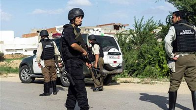 الجيش التونسي يضبط أسلحة ينقلها أوروبيون إلى ميليشيات فى ليبيا