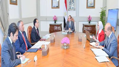 الرئيس السيسي يراجع مشروع تصنيع مشتقات البلازما مع وزيرة الصحة‎