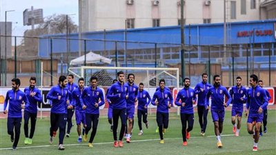 الأهلي يؤدي تدريباته استعدادا لمواجهة بيراميدز بالدوري المصري