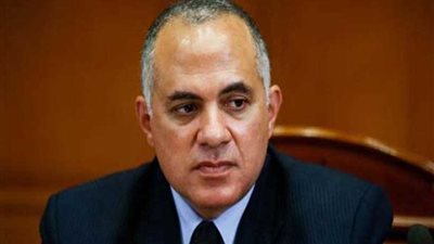 وزير الري يزور عددا من مشروعات حماية الشواطئ بهولندا