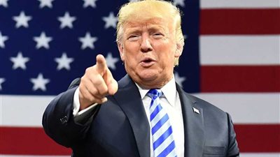 ترامب يطالب بوينج بإصلاح عيوب طائراتها من طراز 