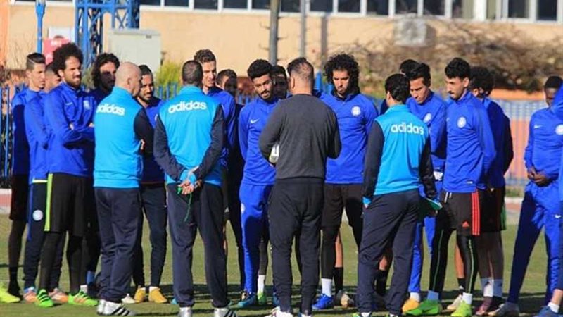 20 لاعبا في معسكر