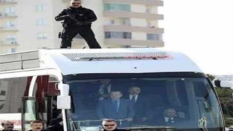 أشرف السعد يسخر من