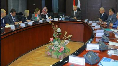 وزير النقل: تعاون مع البنك الأوروبي لتوريد 100 جرار و6 قطارات جديدة