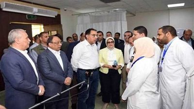 رئيس الوزراء يُتابع المبادرة الرئاسية 