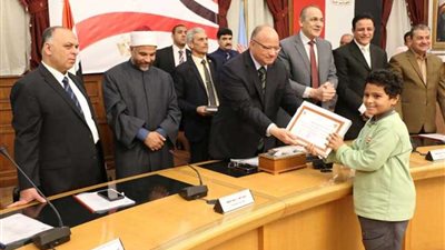 بينهم كفيف.. محافظ القاهرة يكرم أوائل المسابقة الدينية