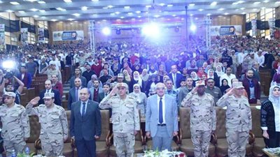 القوات المسلحة تنظم عددا من الندوات التثقيفية لطلبة جامعة المنصورة وعدة مدارس بمحافظة القليوبية