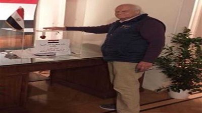 قصة الجد المصري صاحب الـ90 عامًا الذي ضرب المثل في الوطنية بأثينا لبناء مستقبل الأحفاد