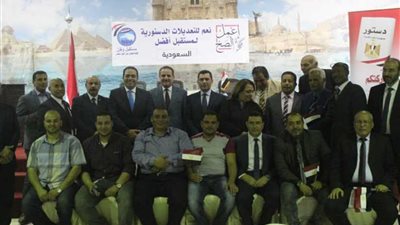 المصريون في دبي يتوافدون بكثافة على لجان الاستفتاء على التعديلات الدستورية