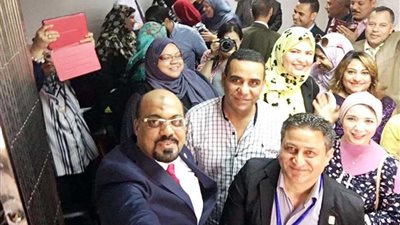 المصريين يشاركون فى الاستفتاء بالقنصلية المصرية بشنغهاى الصين