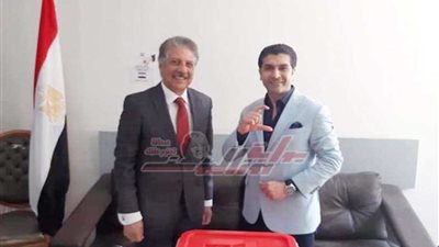 المصريون بتونس يتوافدون السفارة للمشاركة في التعديلات الدستورية