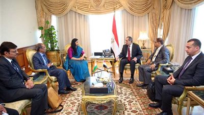 وزير الاتصالات يبحث مع مسؤول هندي تعزيز التعاون في الذكاء الاصطناعي والأمن السيبراني
