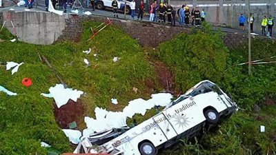مقتل 29 سائحا ألمانيا في انقلاب حافلة بجزيرة ماديرا