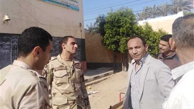 اللواء شاكر يطمئن على جاهزية 111 لجنة بقرى طنطا للاستفتاء على الدستور