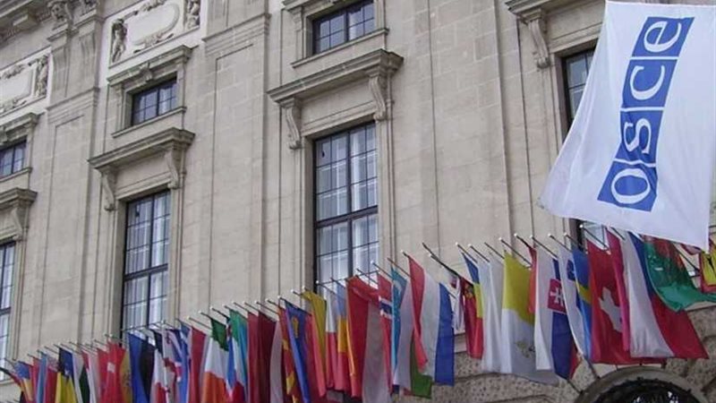 200 خبير دولي يبحثون