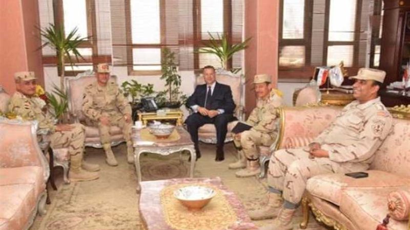 محافظ بني سويف يلتقى