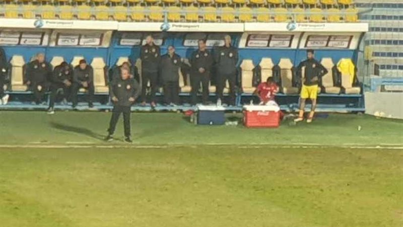 عاشور يطلب الخروج