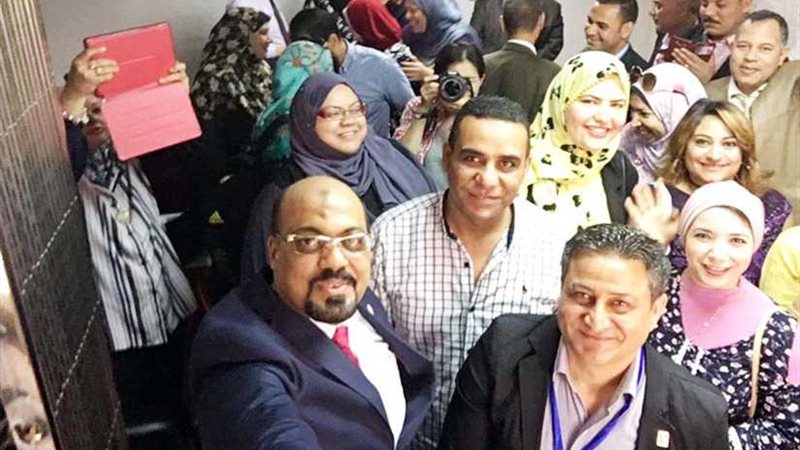 المصريين يشاركون