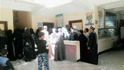 شاهد إقبال السوهاجية للإدلاء بأصواتهم في الاستفتاء