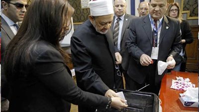 شيخ الأزهر يدلي بصوته في الاستفتاء على التعديلات الدستورية