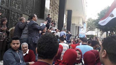 بالصور.. مسيرة شبابية لتأييد التعديلات الدستورية بشارع قصر العيني