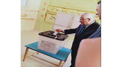 عدلي منصور يدلي بصوته في الاستفتاء علي الدستور بأكتوبر