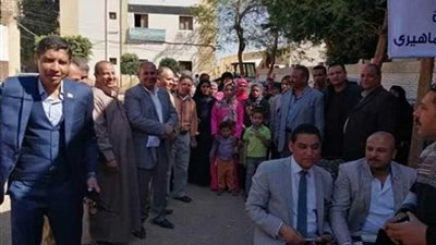 بالصور.. تكدس الناخبين أمام اللجان بقرية شطورة سوهاج