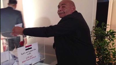 مسن مصري باليونان: حرصت على المشاركة بالاستفتاء من أجل مصلحة مصر.. (فيديو)