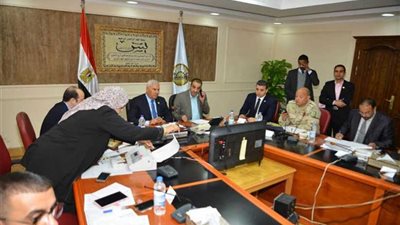 محافظ مطروح يتابع سير عملية الاستفتاء على التعديلات الدستورية