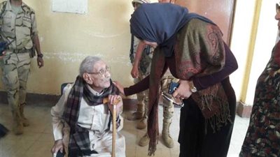 وفد دولي يتابع الاستفتاء بشبرا الخيمة