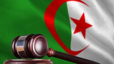 القضاء الجزائري يستدعي رئيس الوزراء السابق ووزير المالية الحالي للتحقيق في قضايا فساد