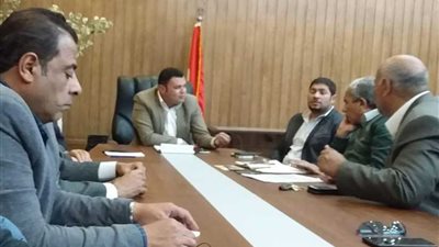 رئيس جهاز 6 أكتوبر يواصل اجتماعاته مع السكان لمناقشة مشاكلهم وإيجاد حلول فورية لها