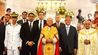 عبد العال نائبا عن مدبولي بقداس عيد القيامة في الأرمن الكاثوليك والأرثوذكس