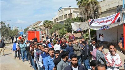 الشباب يتصدرون المشهد في الاستفتاء ببني سويف.. (صور)