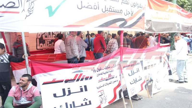 بالصور.. إقبال كثيف