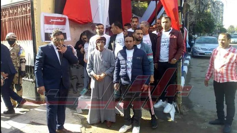 المحافظون يدلون بأصواتهم