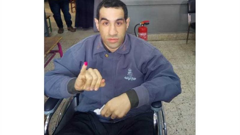 شاب من ذوي الاحتياجات