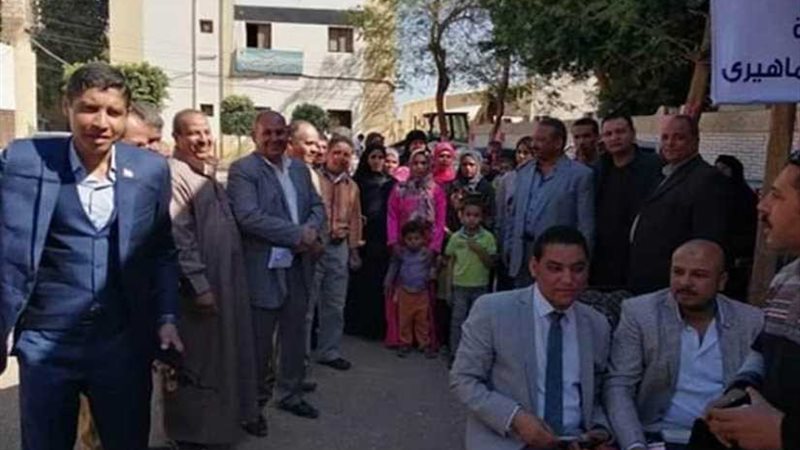 بالصور.. تكدس الناخبين