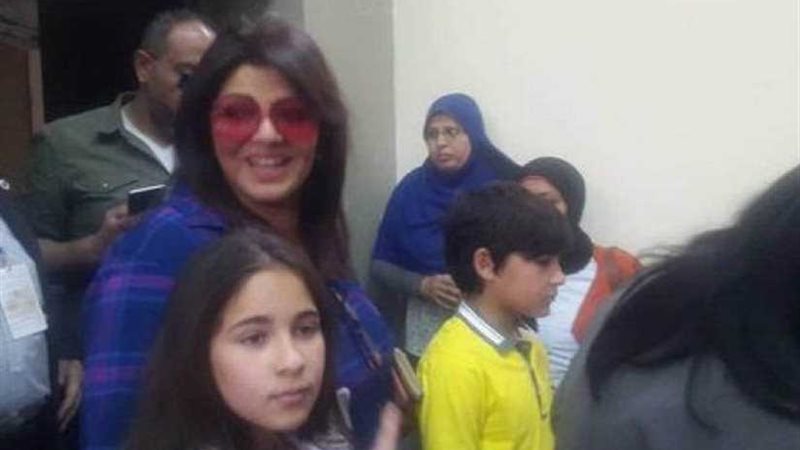 هالة صدقي تدلي بصوتها