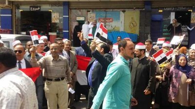 مسيرة بالخانكة تحث المواطنين للمشاركة في الاستفتاء